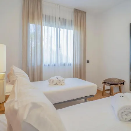 아파트 Nice In With Wifi, Outdoor Swimming Pool And Swimming Pool